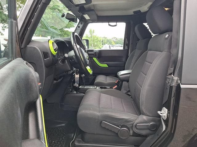 Used 2012 Jeep Wrangler Sahara w/ Connectivity Group AWD/4WD image 13
