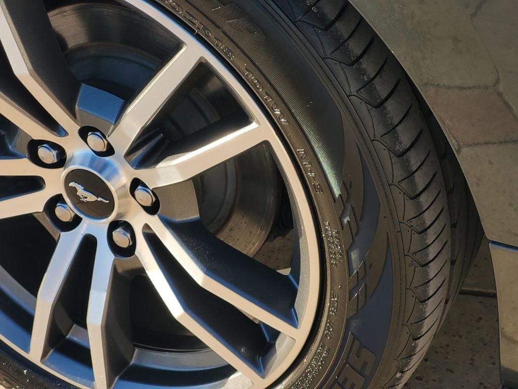 Used 2016 Ford Mustang Premium image 7