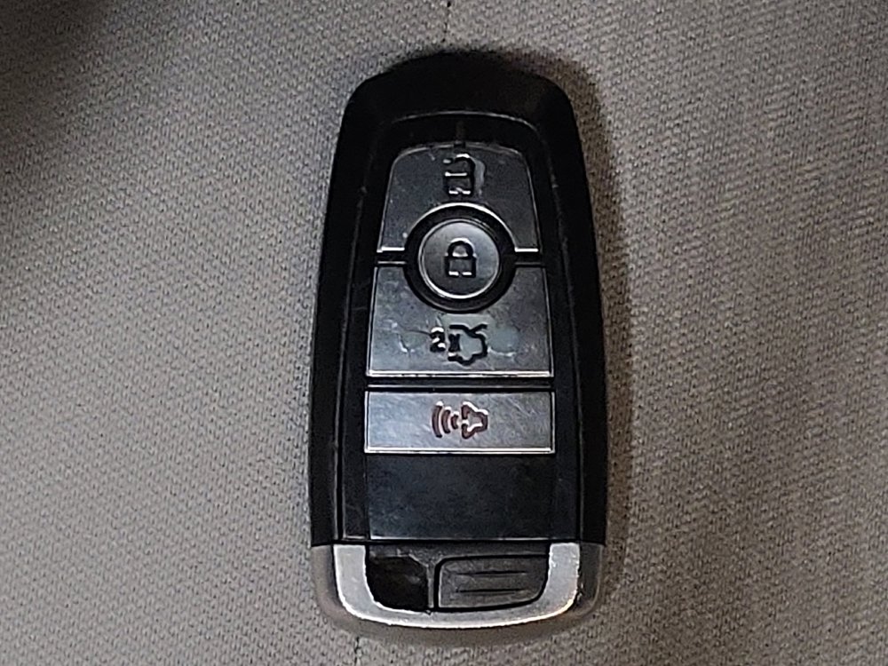 Used 2020 Ford Fusion SE w/ Equipment Group 151A FWD image 32