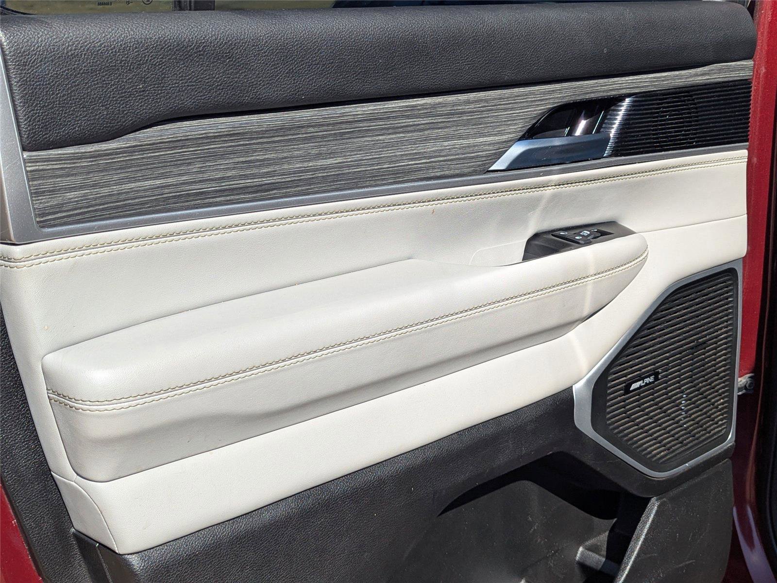 Used 2022 Jeep Wagoneer Series II w/ Premium Group I image 12