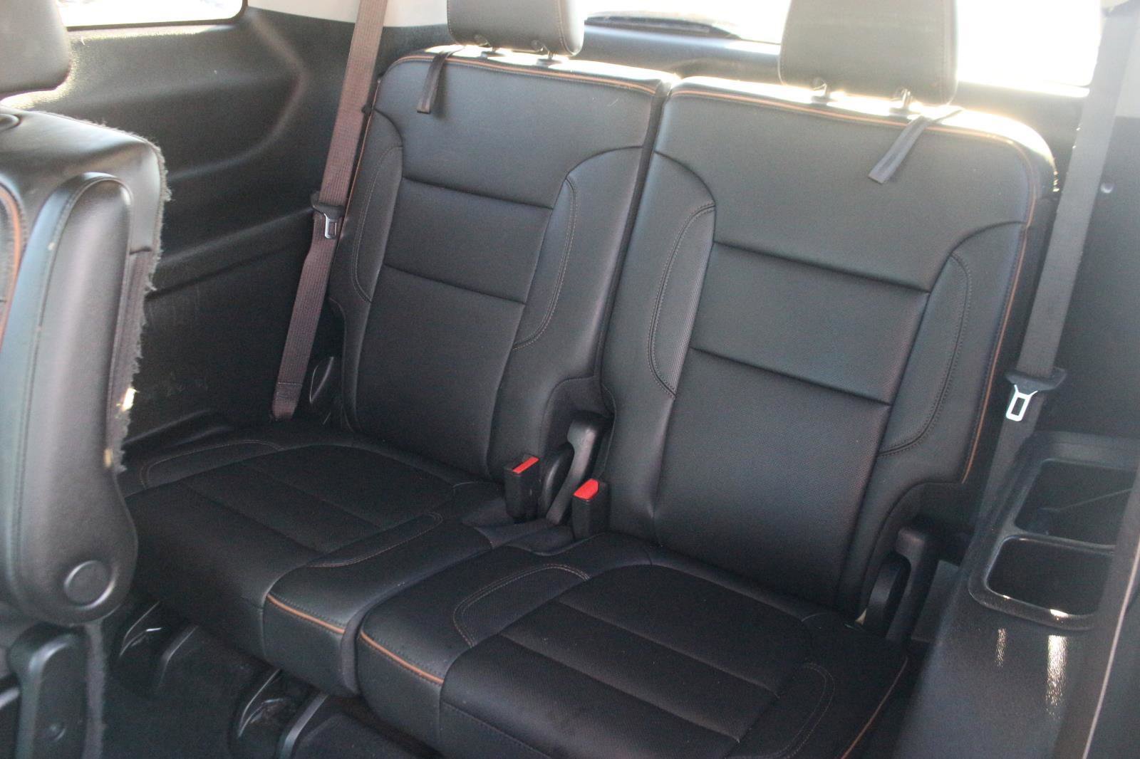 Used 2022 GMC Acadia AT4 w/ Technology Package image 36