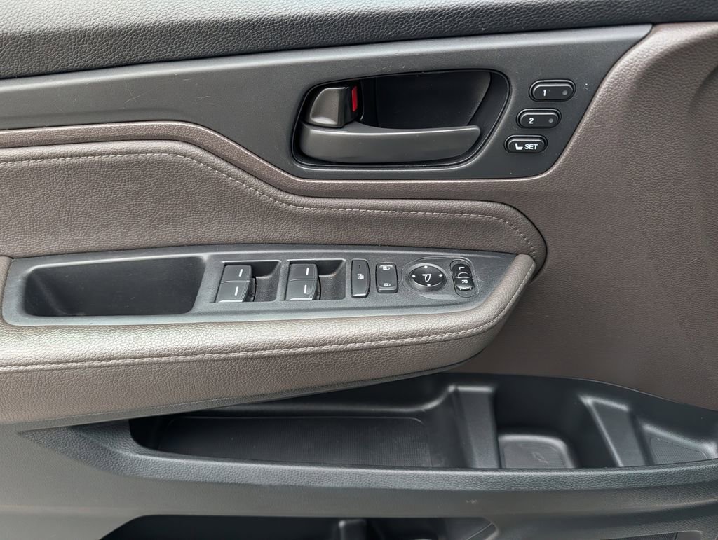 Used 2020 Honda Odyssey Touring image 19