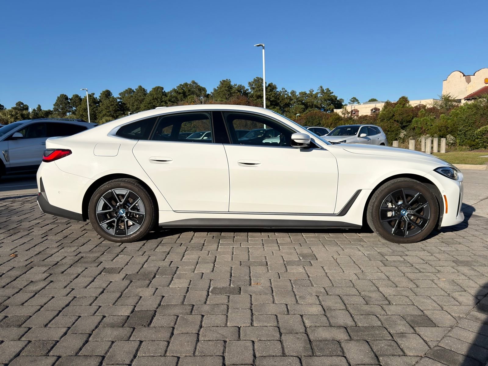 Used 2023 BMW i4 eDrive35 w/ Premium Package image 8