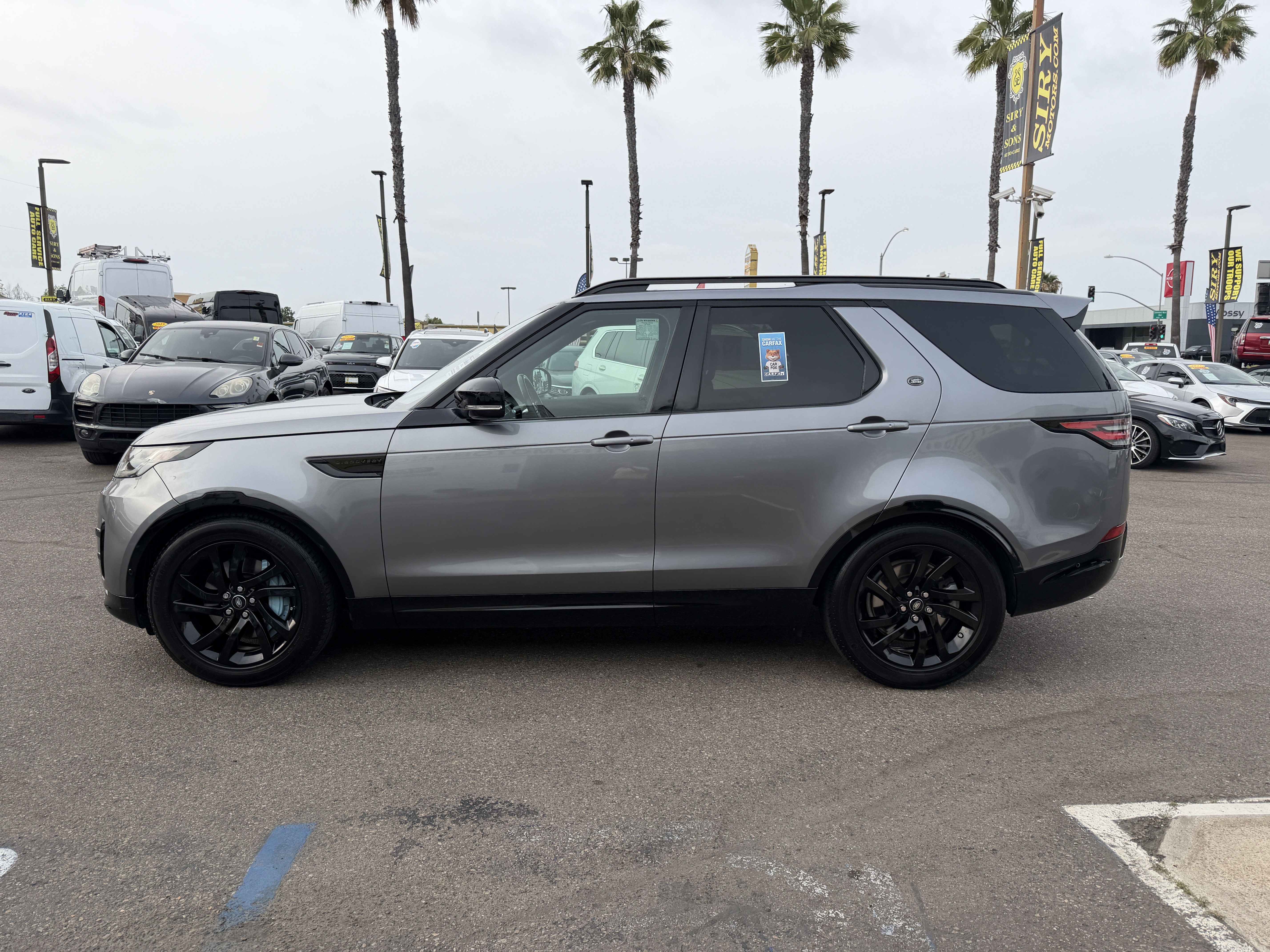 Used 2020 Land Rover Discovery Landmark AWD/4WD image 6