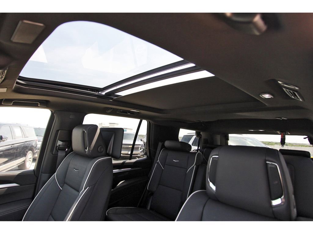 New 2026 Cadillac Escalade Luxury w/ Touring Package AWD/4WD image 24