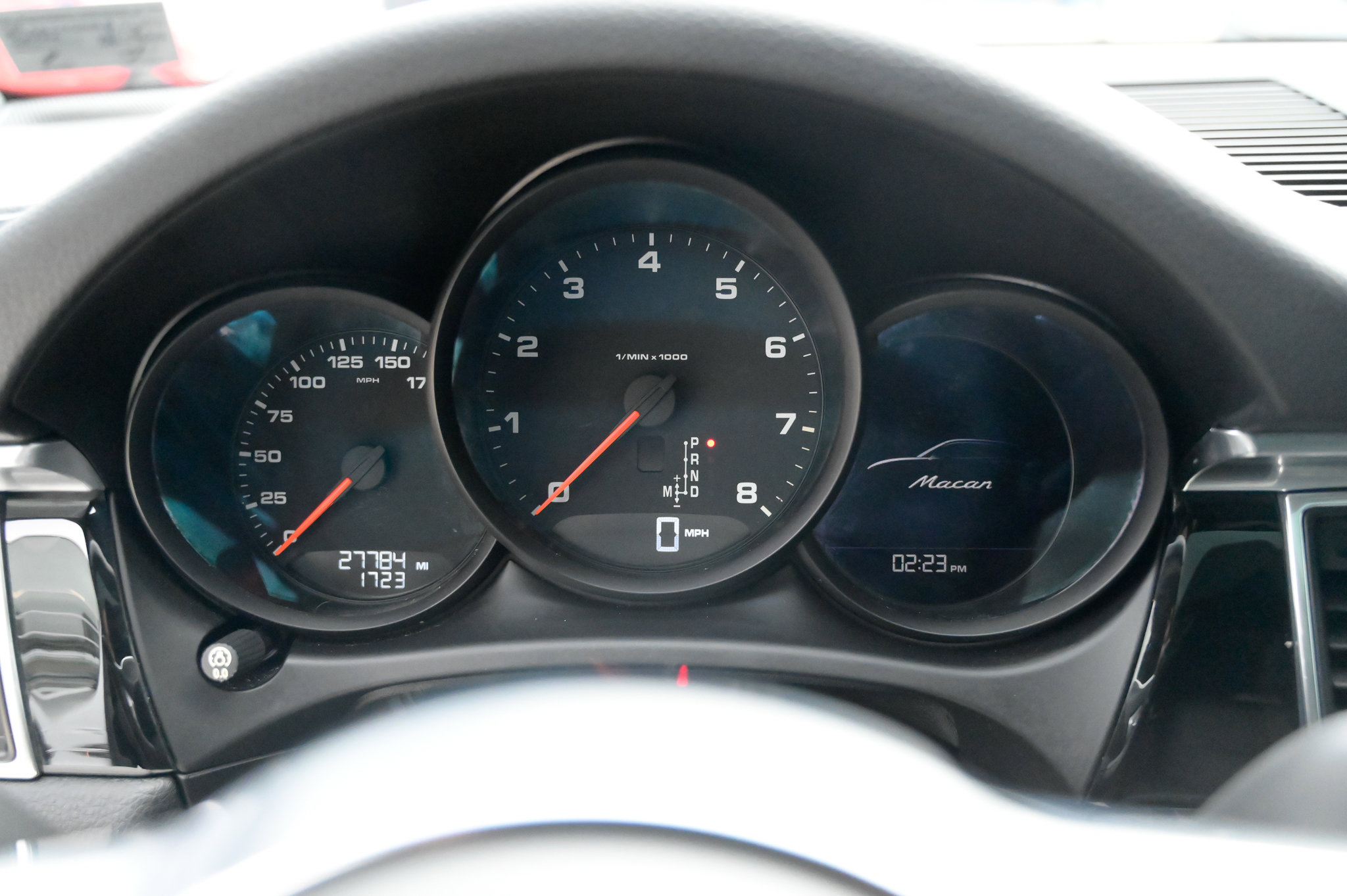 Used 2018 Porsche Macan AWD/4WD image 27