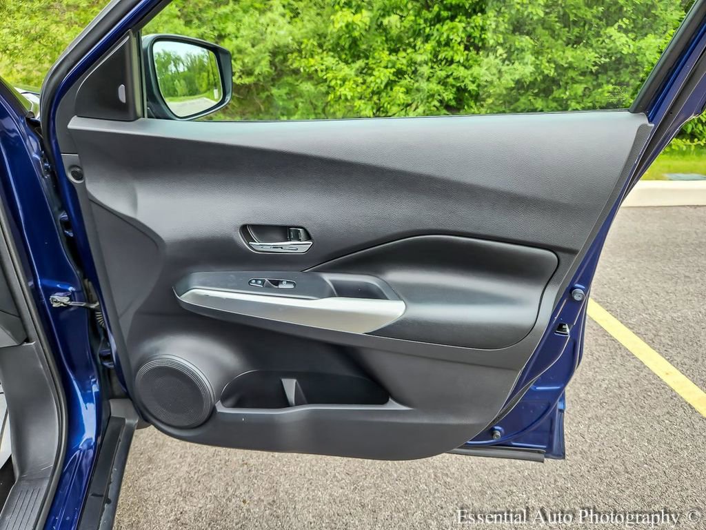 Used 2019 Nissan Kicks SR w/ SR Premium Package FWD image 28