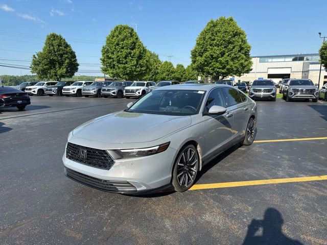 Used 2024 Honda Accord Touring image 3