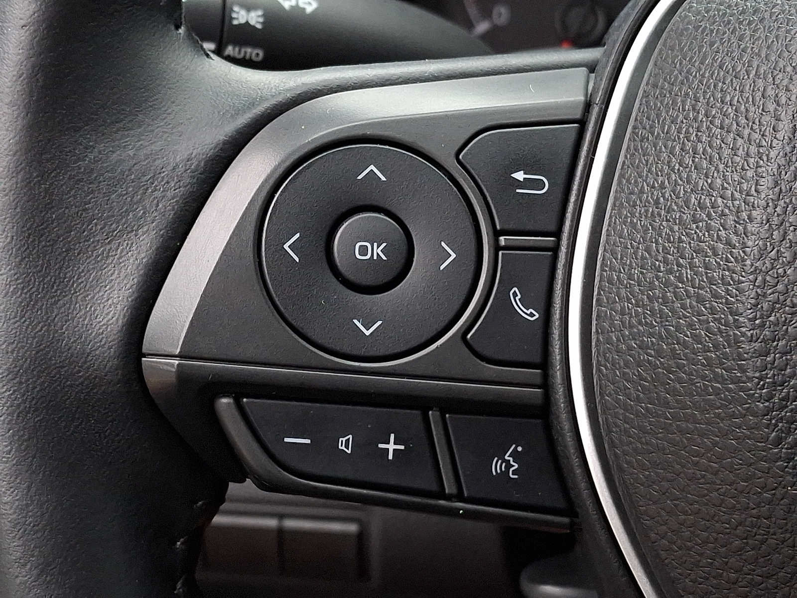 Used 2022 Toyota Corolla SE FWD image 16