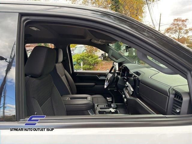 Used 2022 GMC Sierra 1500 Elevation w/ Preferred Package image 6