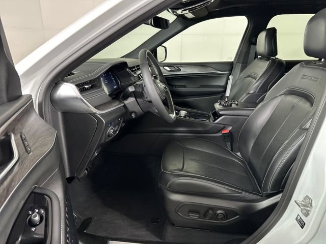 Used 2022 Jeep Grand Cherokee Overland image 11