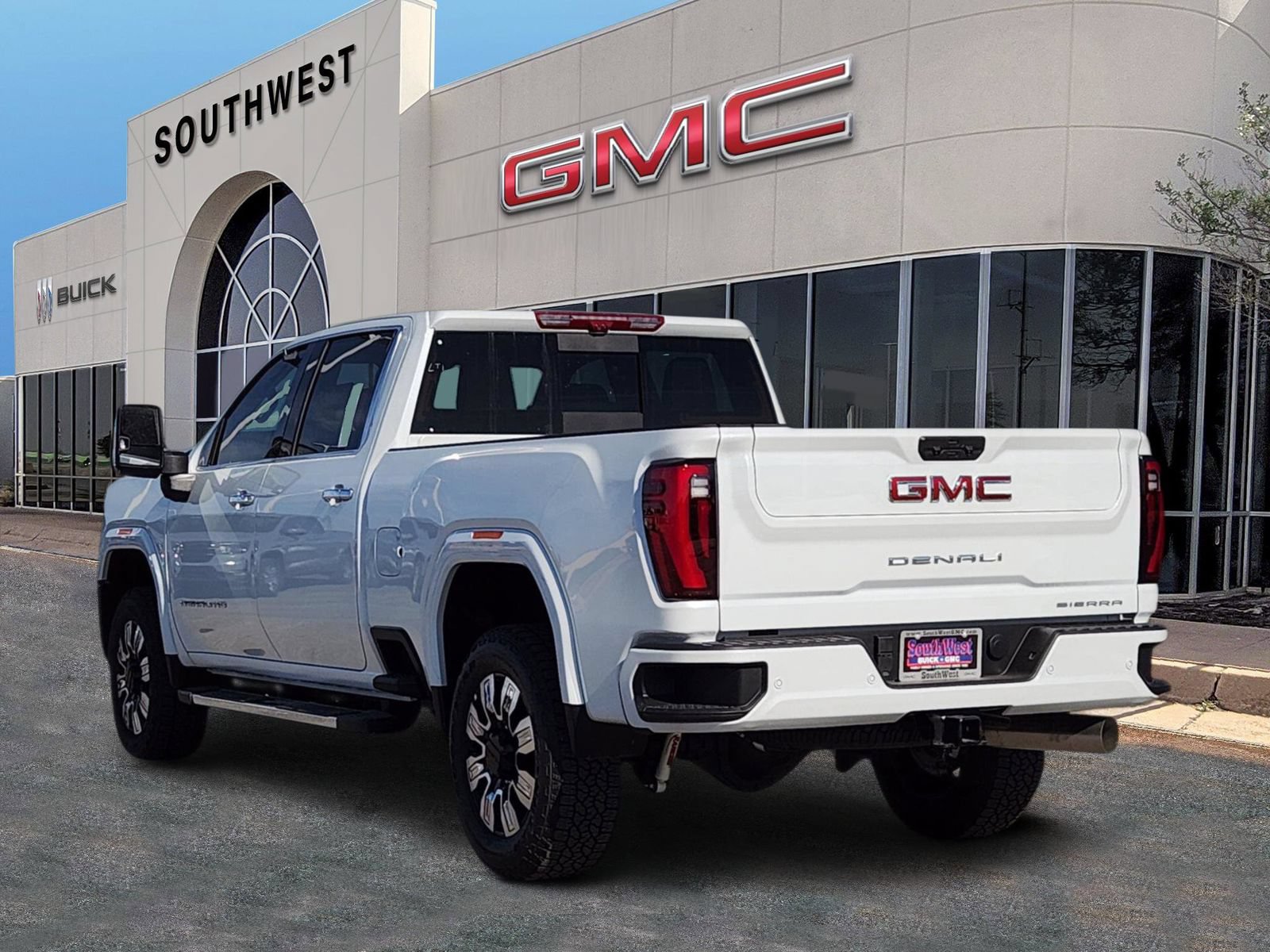 New 2026 GMC Sierra 2500 Denali w/ Denali Reserve Package AWD/4WD image 4