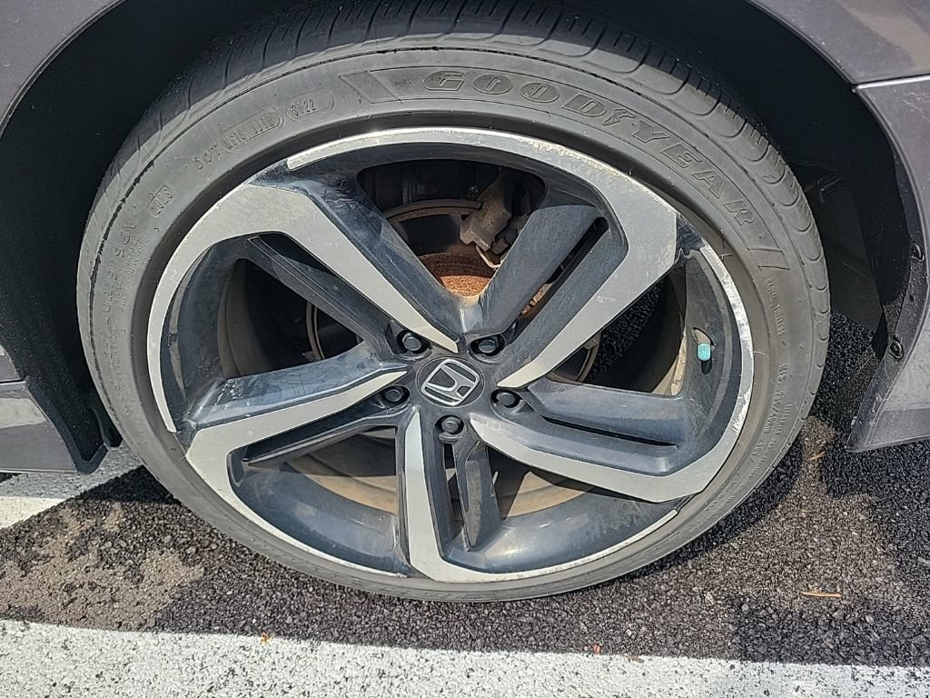 Used 2018 Honda Accord Sport image 12