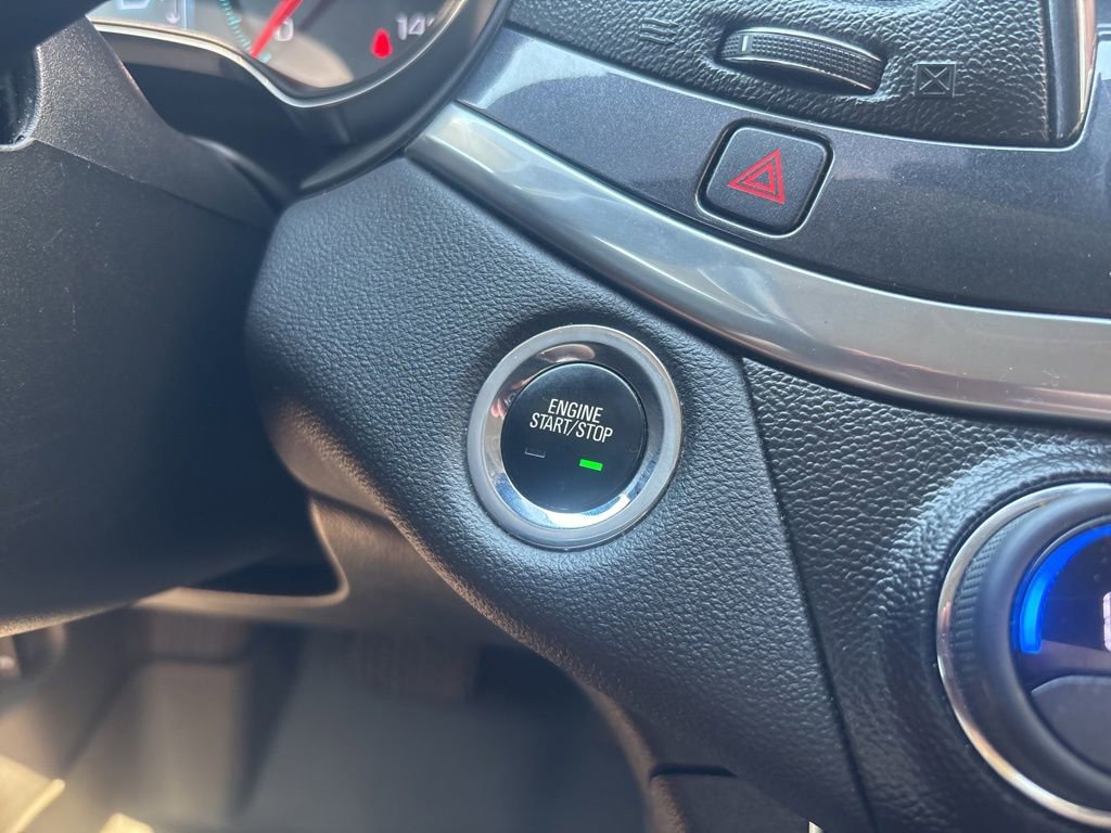 Used 2018 Chevrolet Impala LT FWD image 18