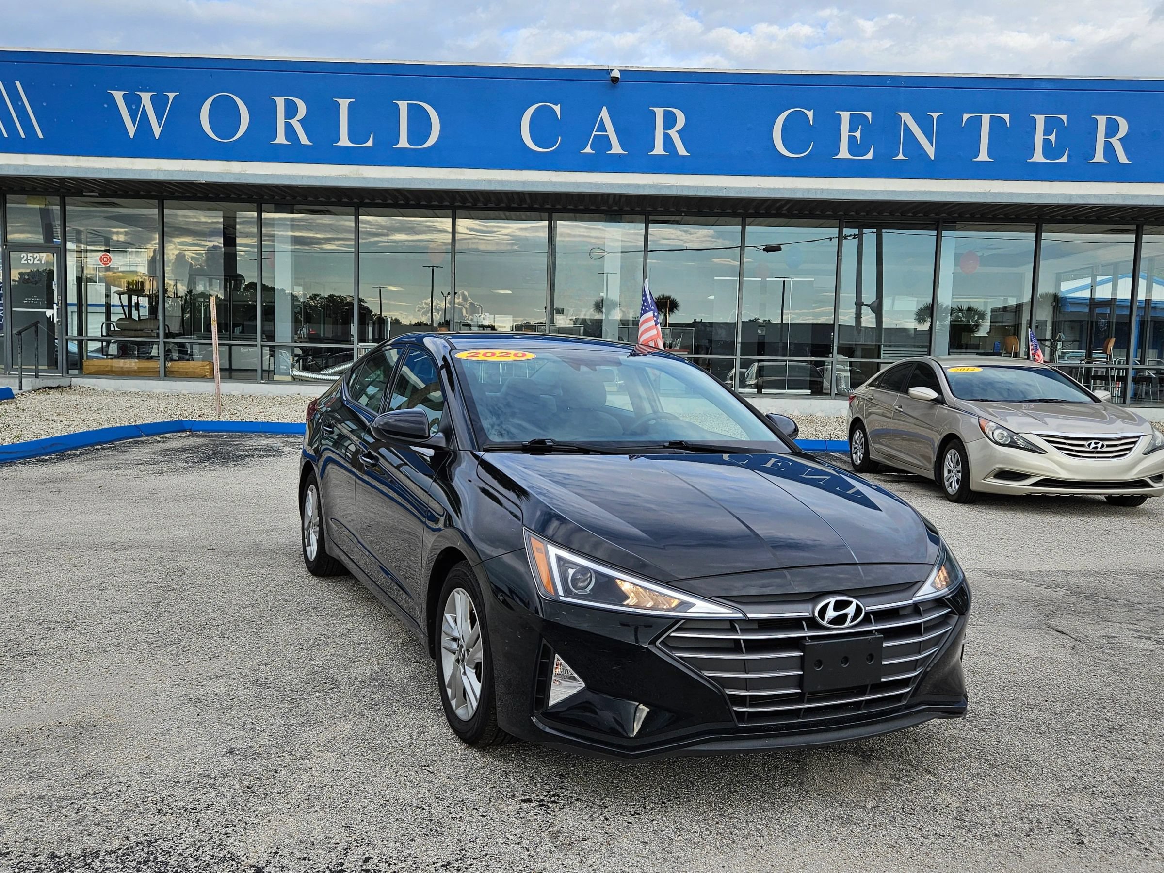 Used 2020 Hyundai Elantra SEL FWD image 1