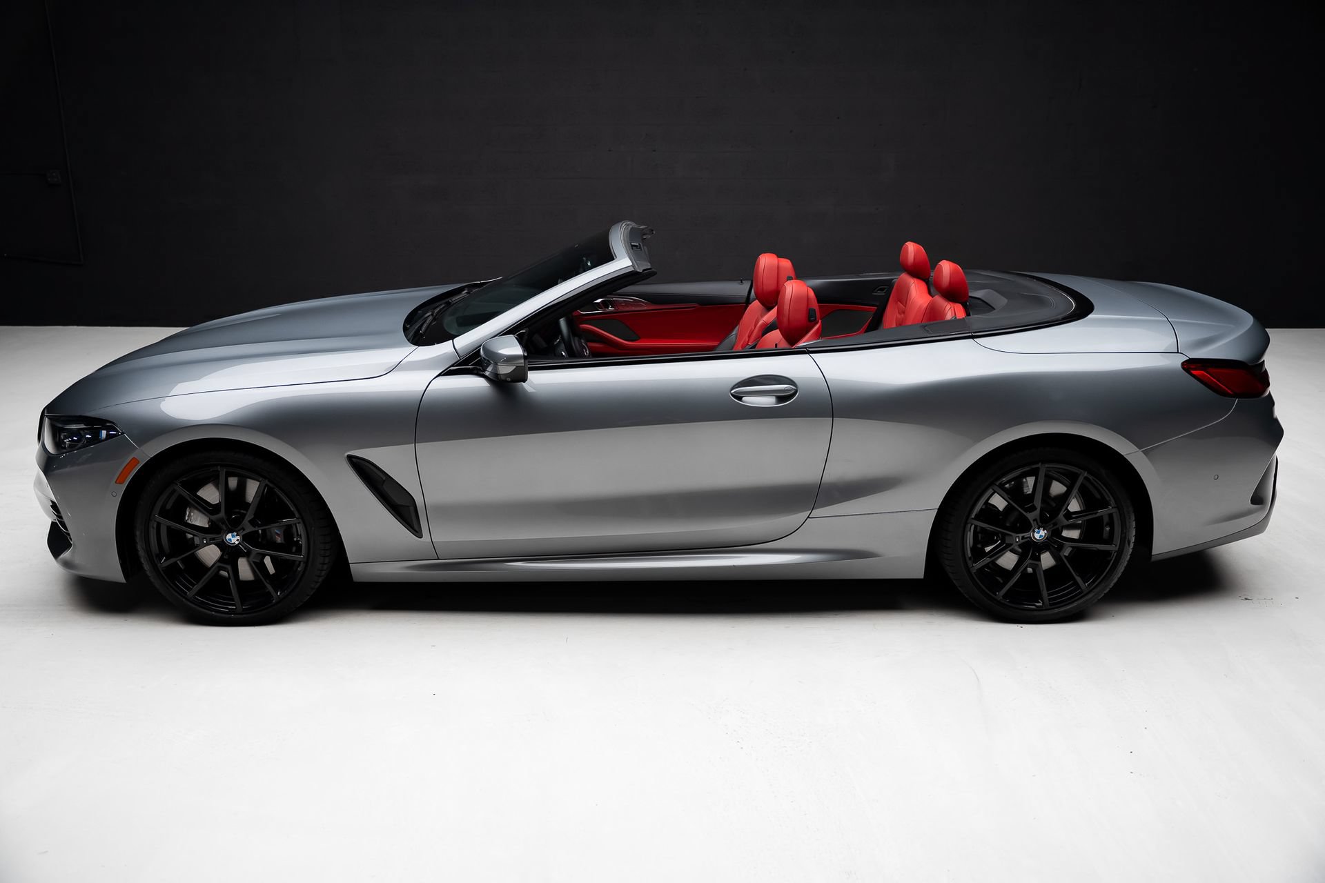 Used 2024 BMW 840i Convertible w/ M Sport Professional Package RWD image 18