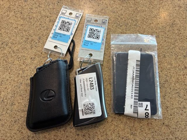 Certified 2025 Lexus RZ 450e 450e Premium w/ Technology Package image 36