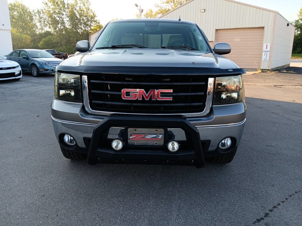 Used 2007 GMC Sierra 1500 SLT w/ SLE/SLT Trailering Package AWD/4WD image 10