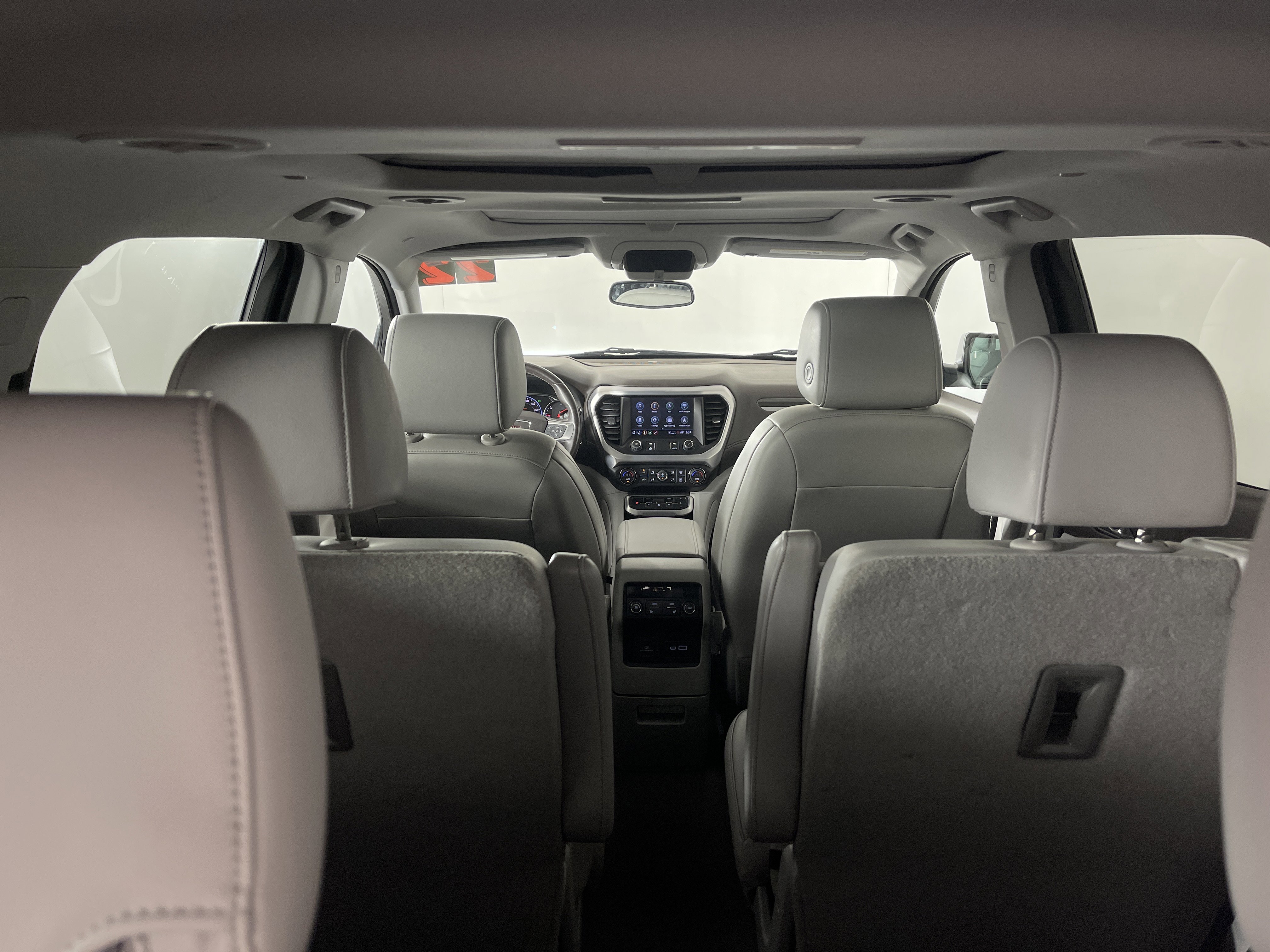 Used 2022 GMC Acadia SLT w/ Technology Package image 17