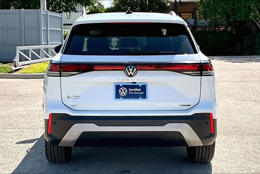Certified 2025 Volkswagen Tiguan SE image 6