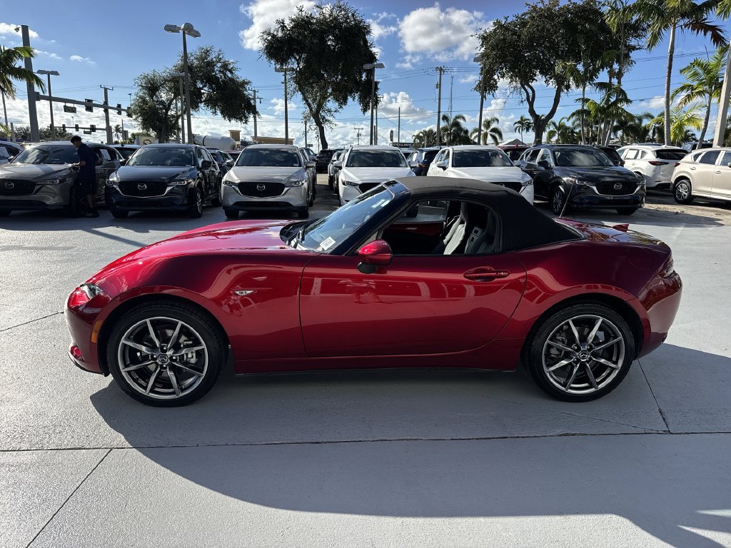 Used 2023 MAZDA MX-5 Miata Grand Touring w/ Weather Package RWD image 11