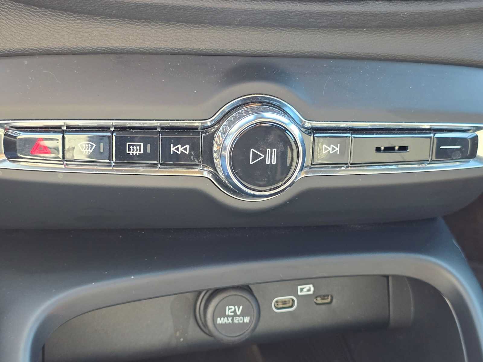Used 2023 Volvo C40 P8 Recharge Ultimate w/ Protection Package Premier AWD/4WD image 31