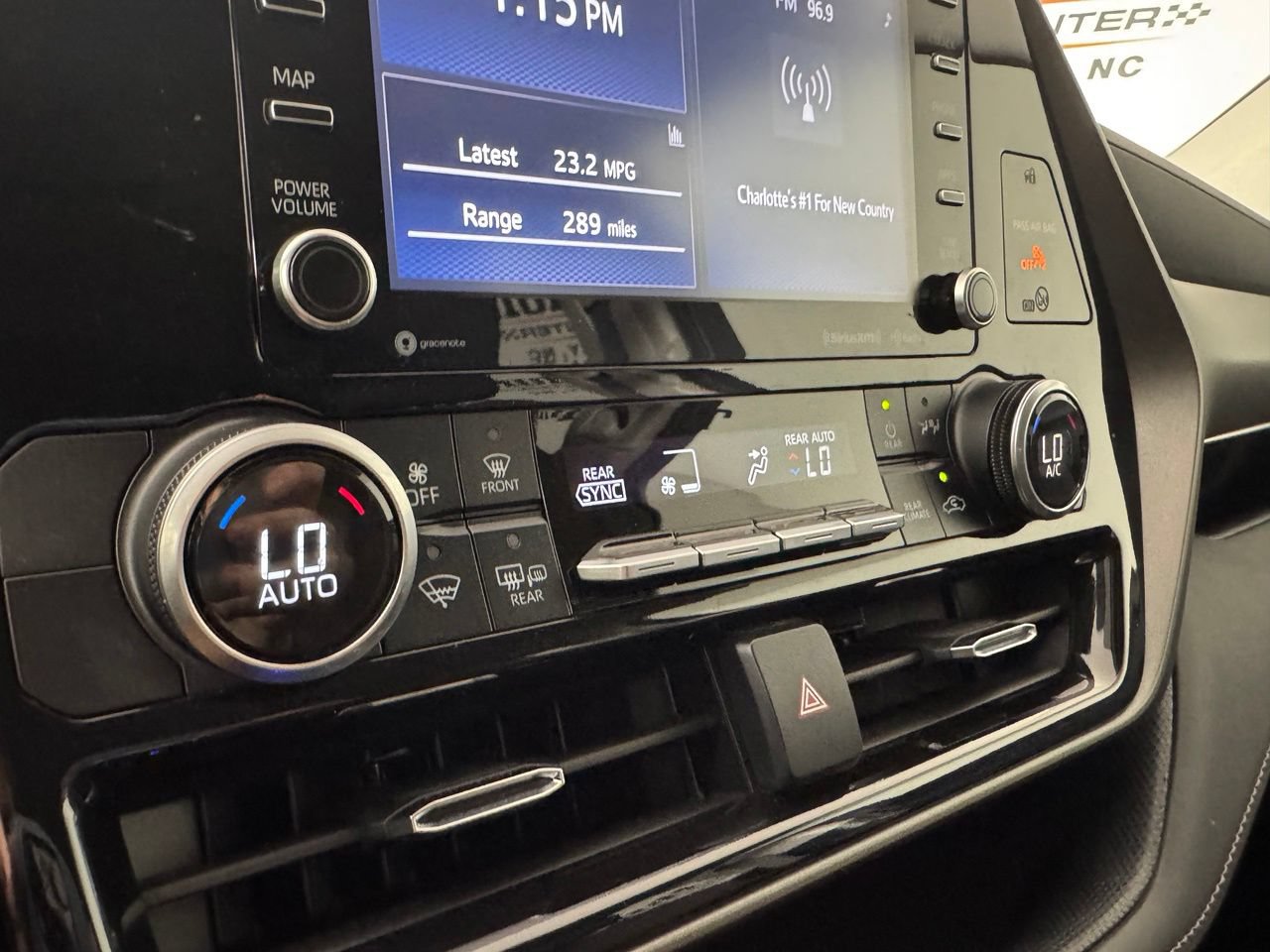 Used 2021 Toyota Highlander LE FWD image 15