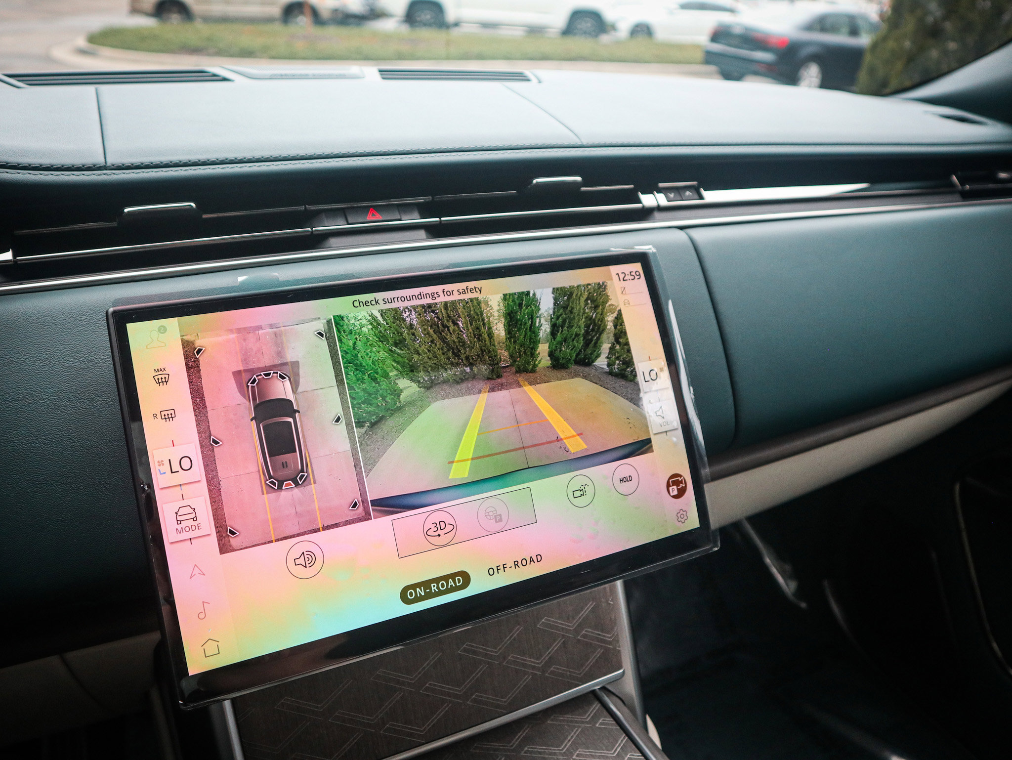 Used 2025 Land Rover Range Rover SV image 29