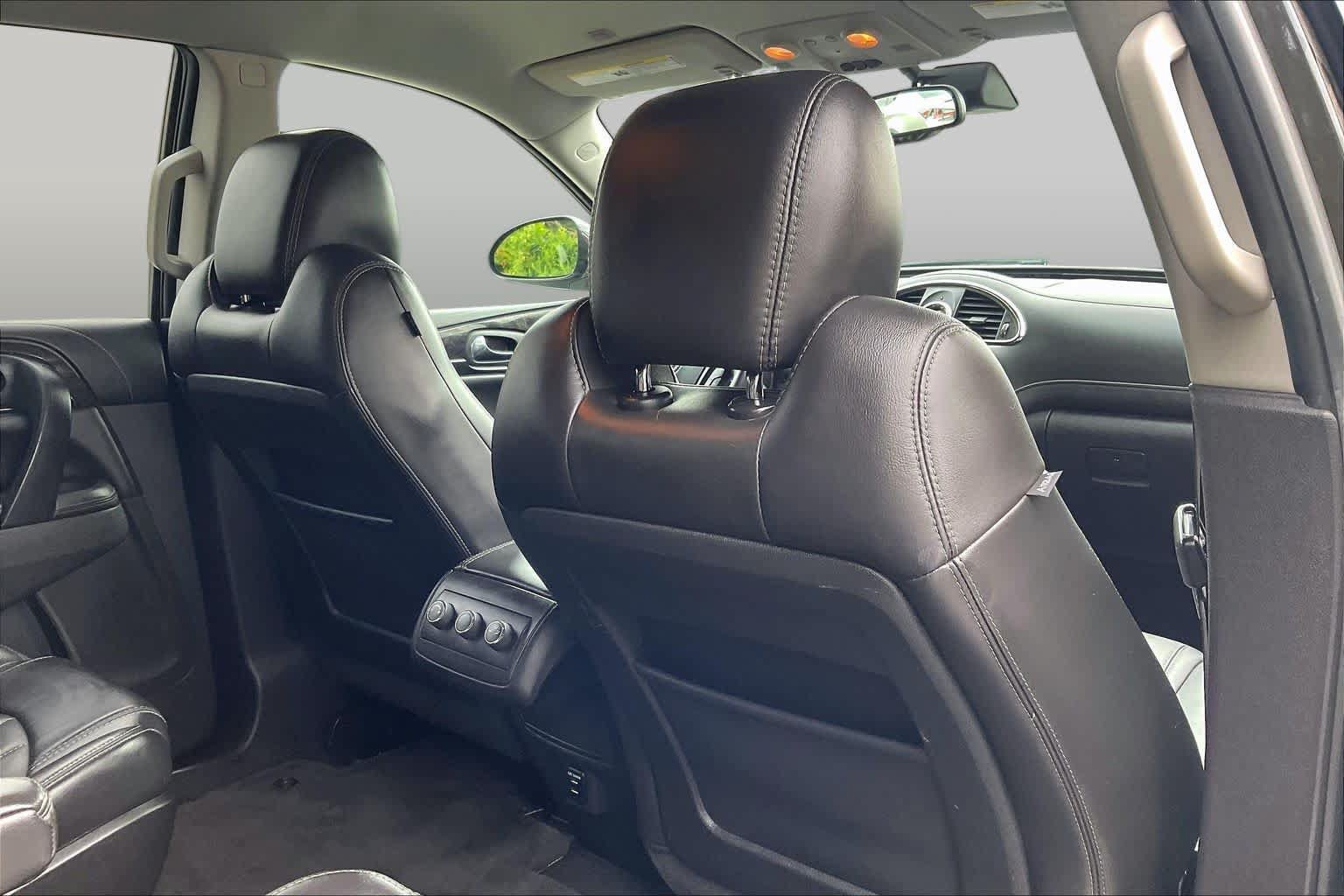 Used 2015 Buick Enclave Leather FWD image 18