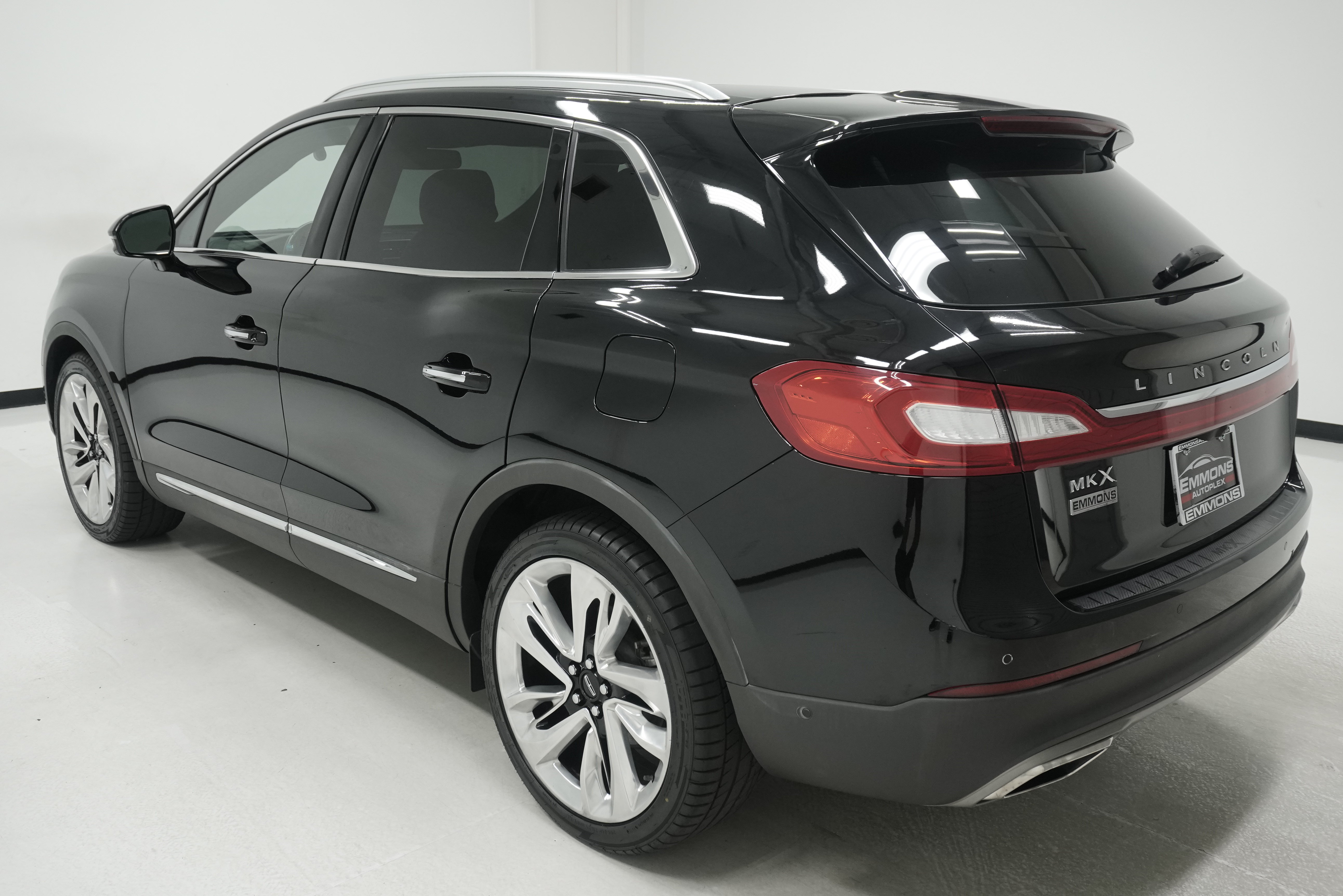 Used 2016 Lincoln MKX Reserve w/ Luxury Package FWD image 6