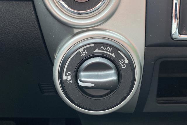 Used 2019 Nissan Titan SV AWD/4WD image 28