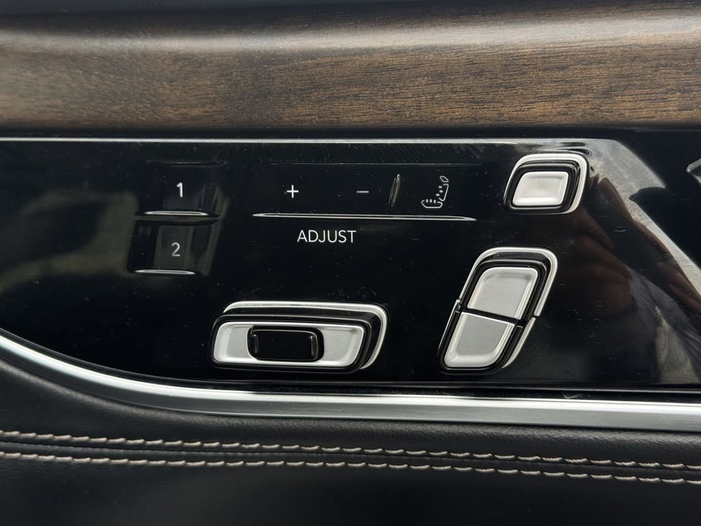 Used 2023 Jeep Grand Wagoneer Series II AWD/4WD image 28