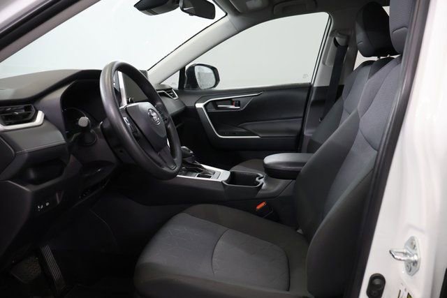 Used 2025 Toyota RAV4 XLE image 12