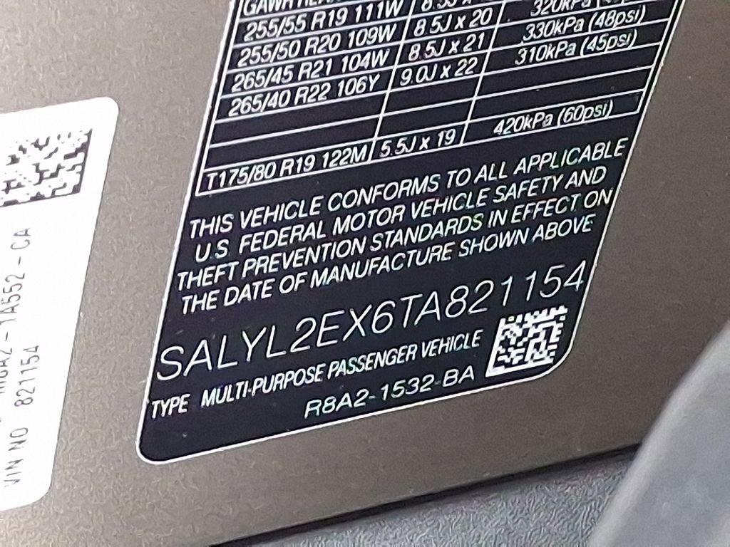 Certified 2026 Land Rover Range Rover Velar Dynamic SE AWD/4WD image 24
