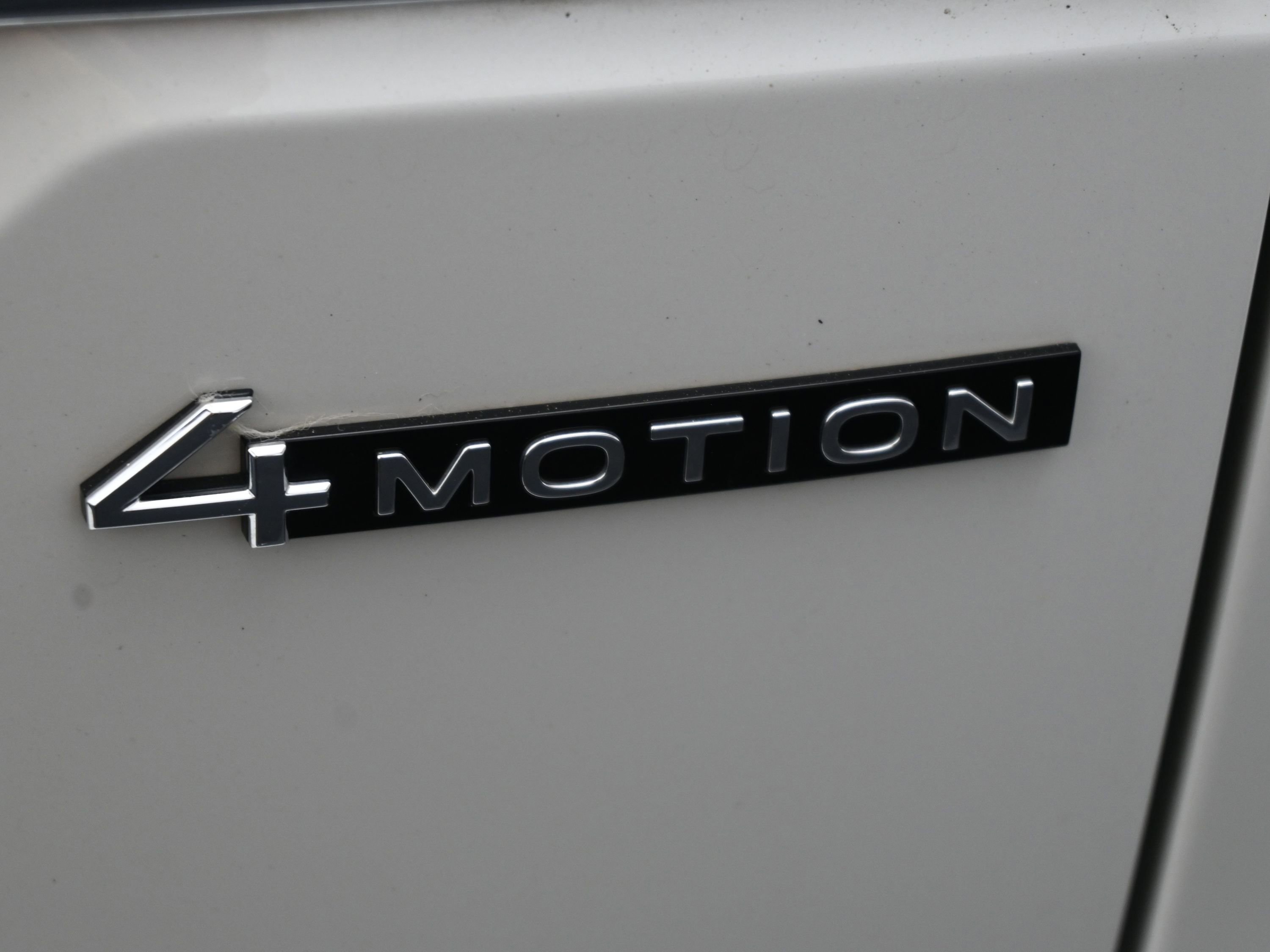 Used 2025 Volkswagen Atlas SEL Premium R-Line image 10