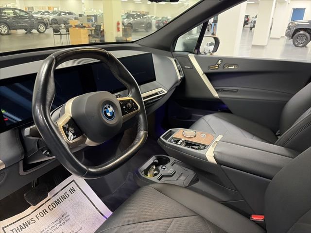 Used 2023 BMW iX xDrive50 w/ Premium Package image 15