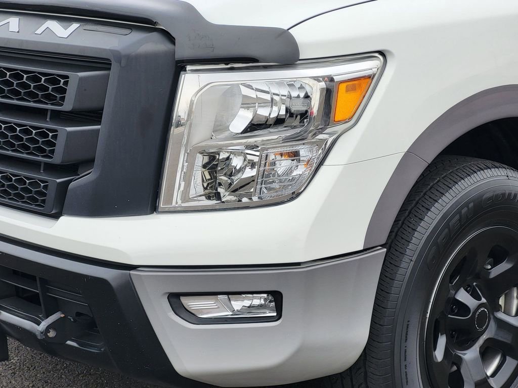 Used 2023 Nissan Titan S w/ S Utility Package image 5