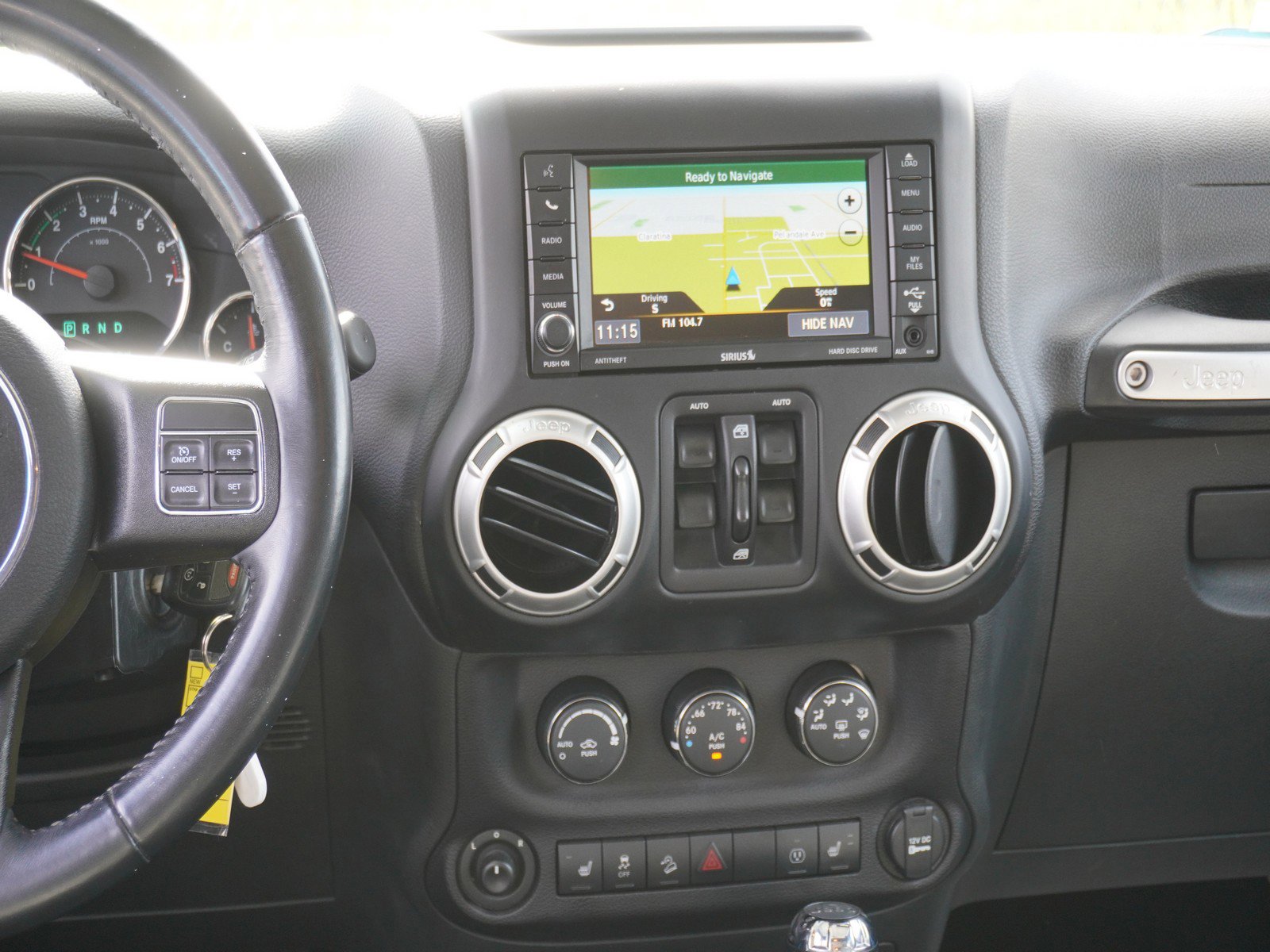 Used 2017 Jeep Wrangler Unlimited Rubicon w/ Connectivity Group image 16