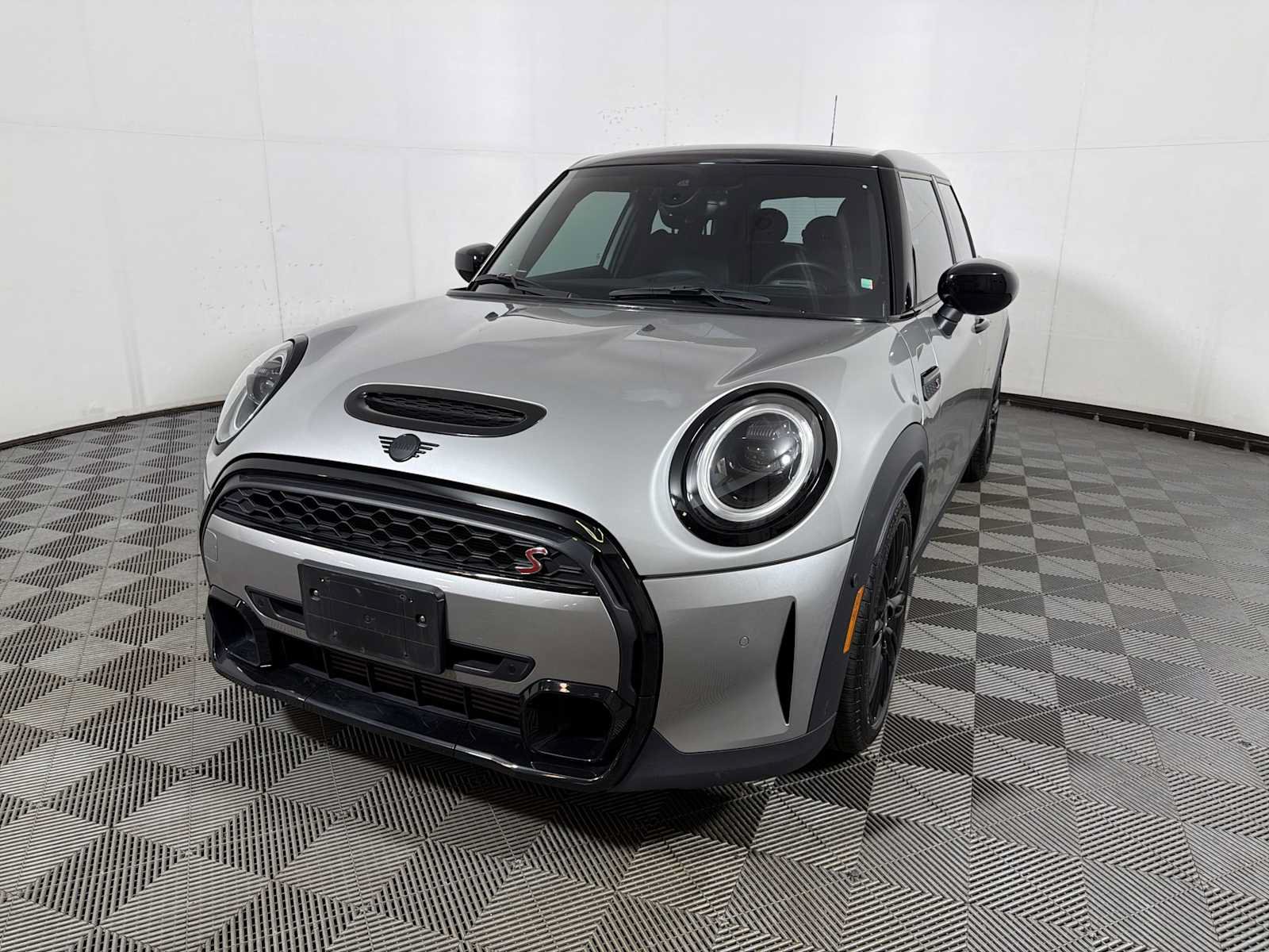 Used 2024 MINI Cooper S FWD image 3