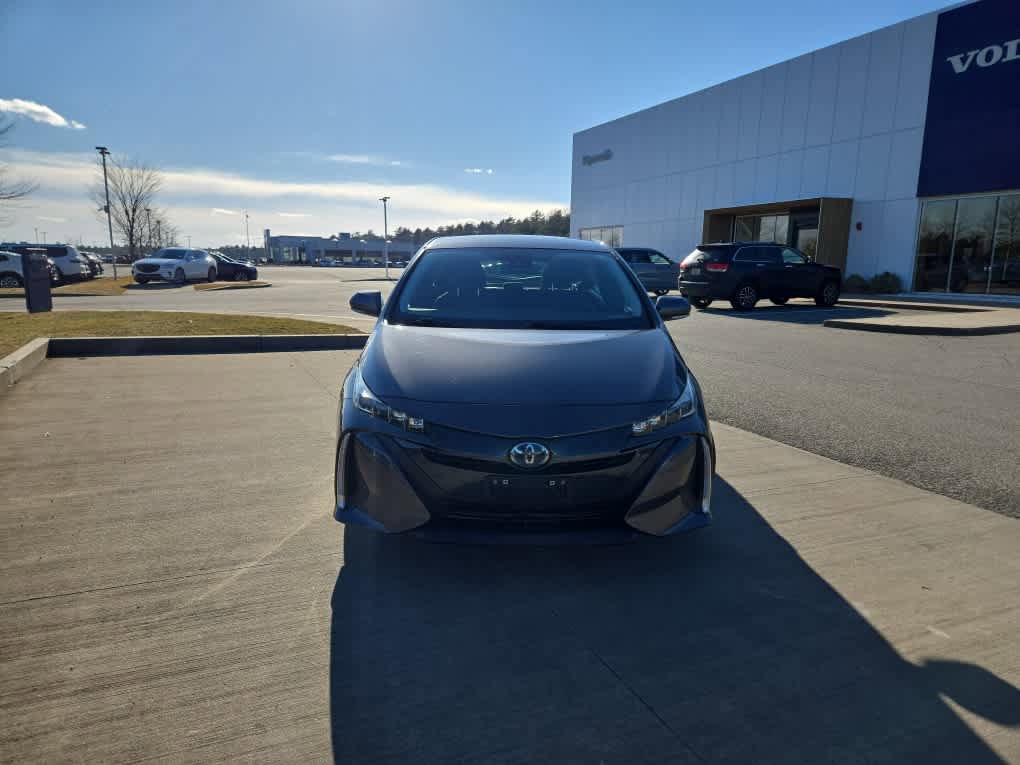 Used 2022 Toyota Prius Prime LE image 3