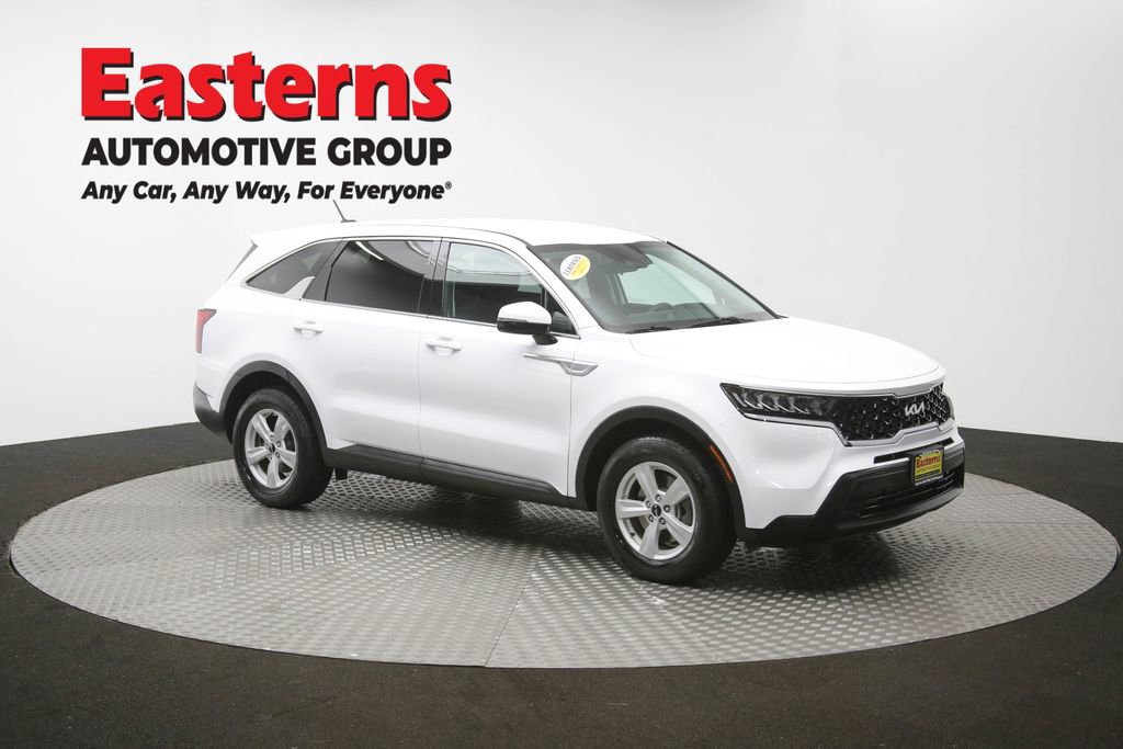 Used 2023 Kia Sorento LX FWD image 44