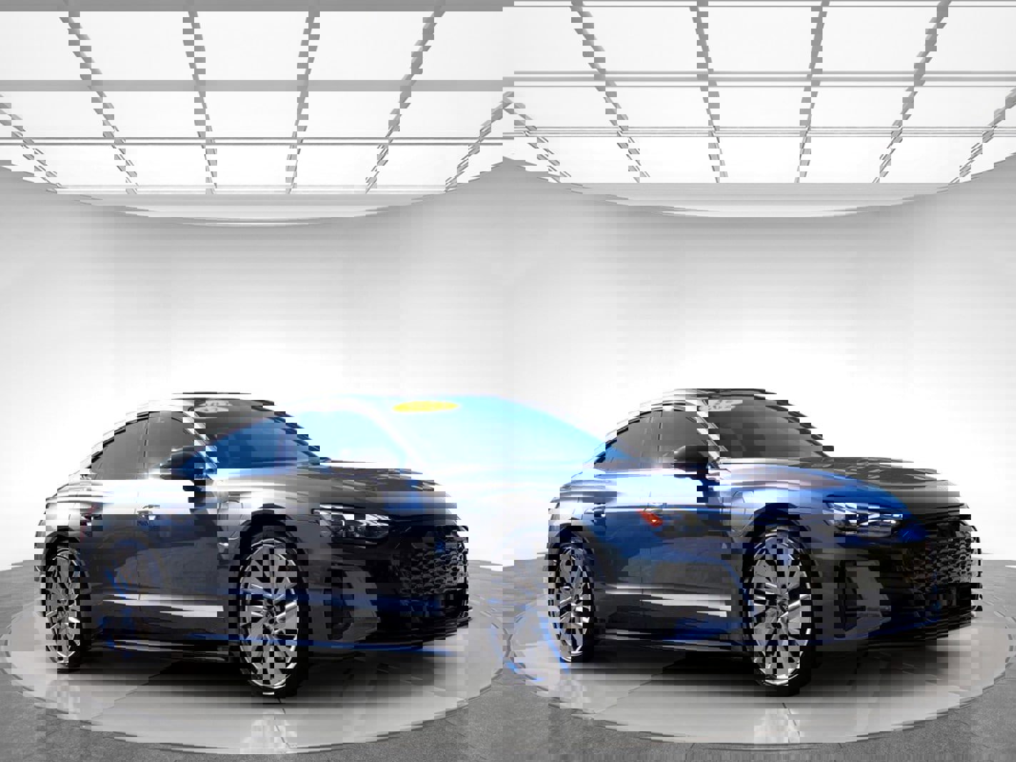 Used 2022 Audi e-tron GT Prestige w/ Prestige Package image 3