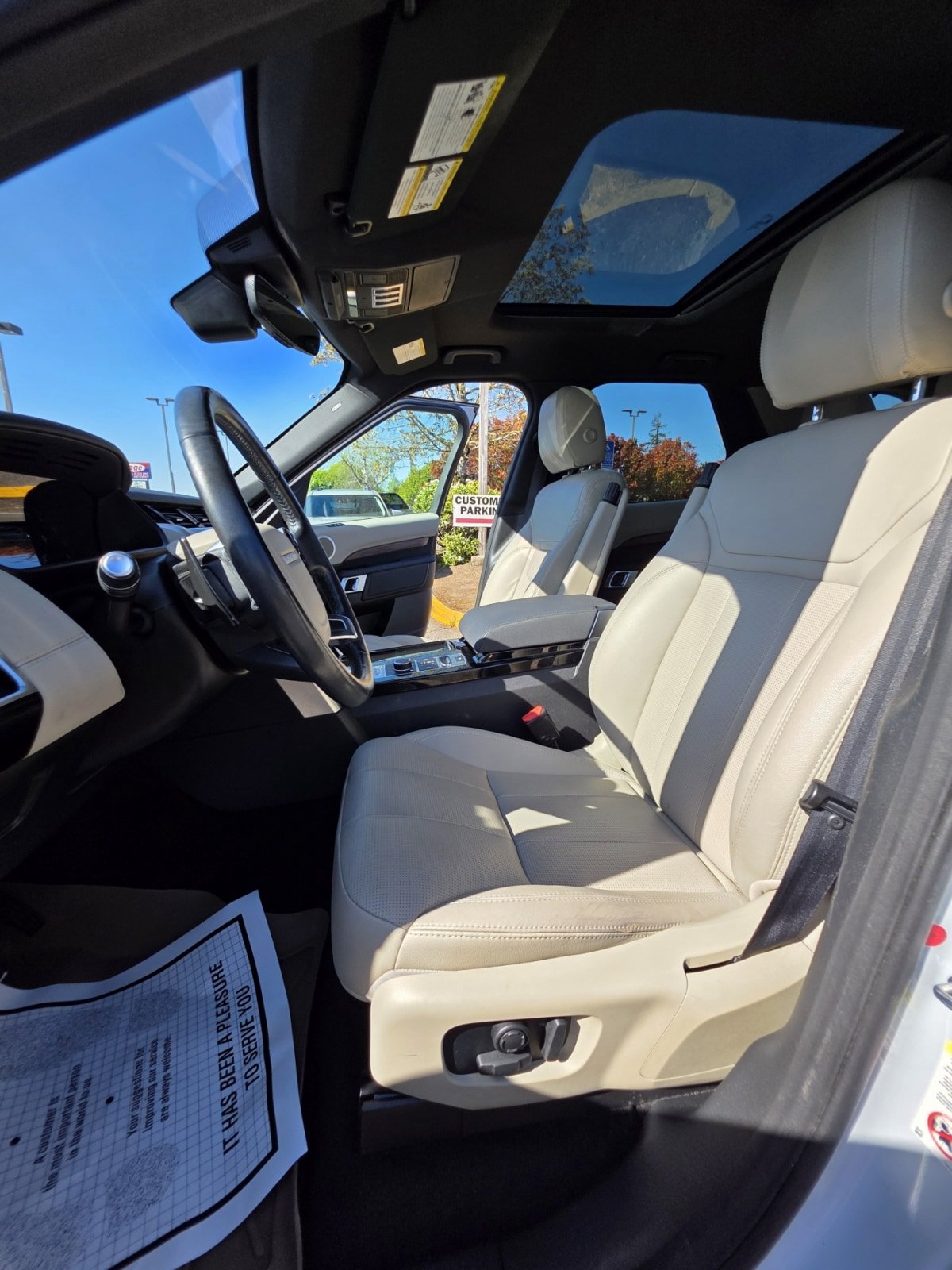 Used 2019 Land Rover Discovery HSE AWD/4WD image 11