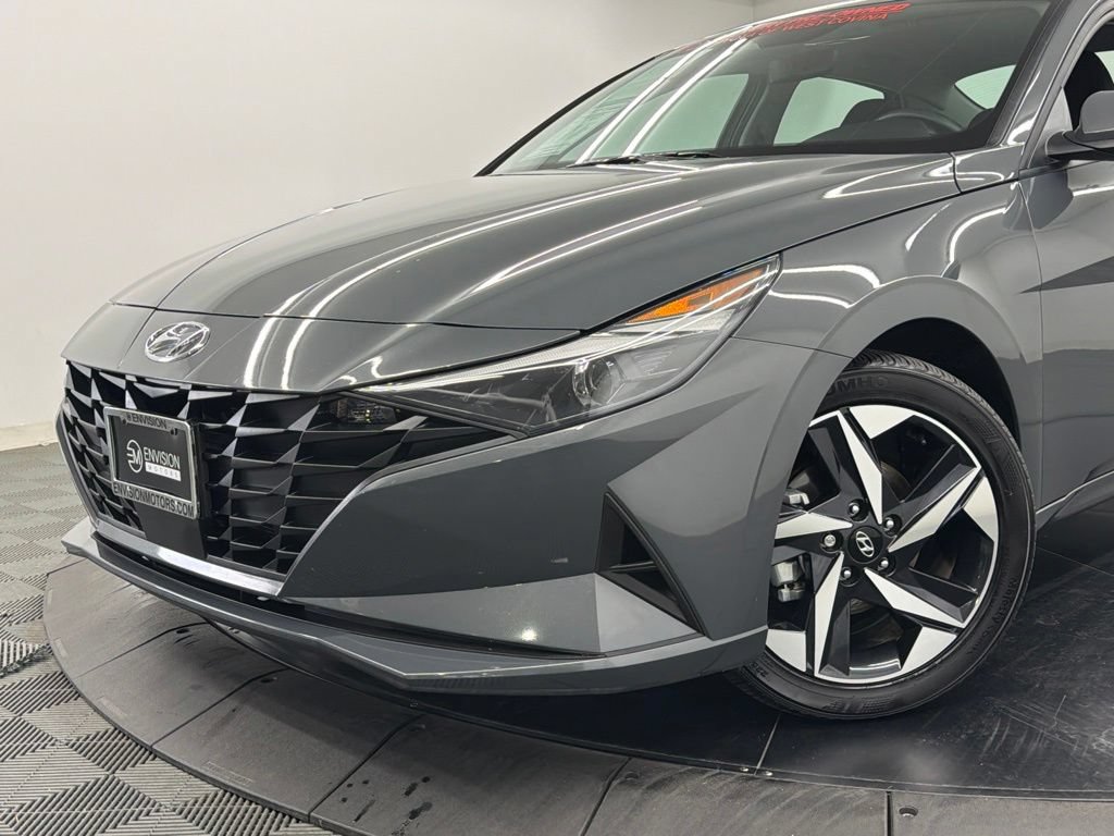 Used 2023 Hyundai Elantra SEL w/ Convenience Package FWD image 4