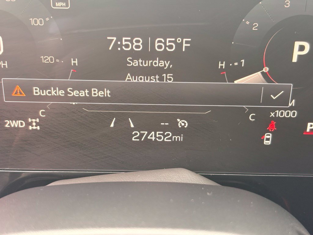 Used 2025 GMC Yukon AT4 AWD/4WD image 17