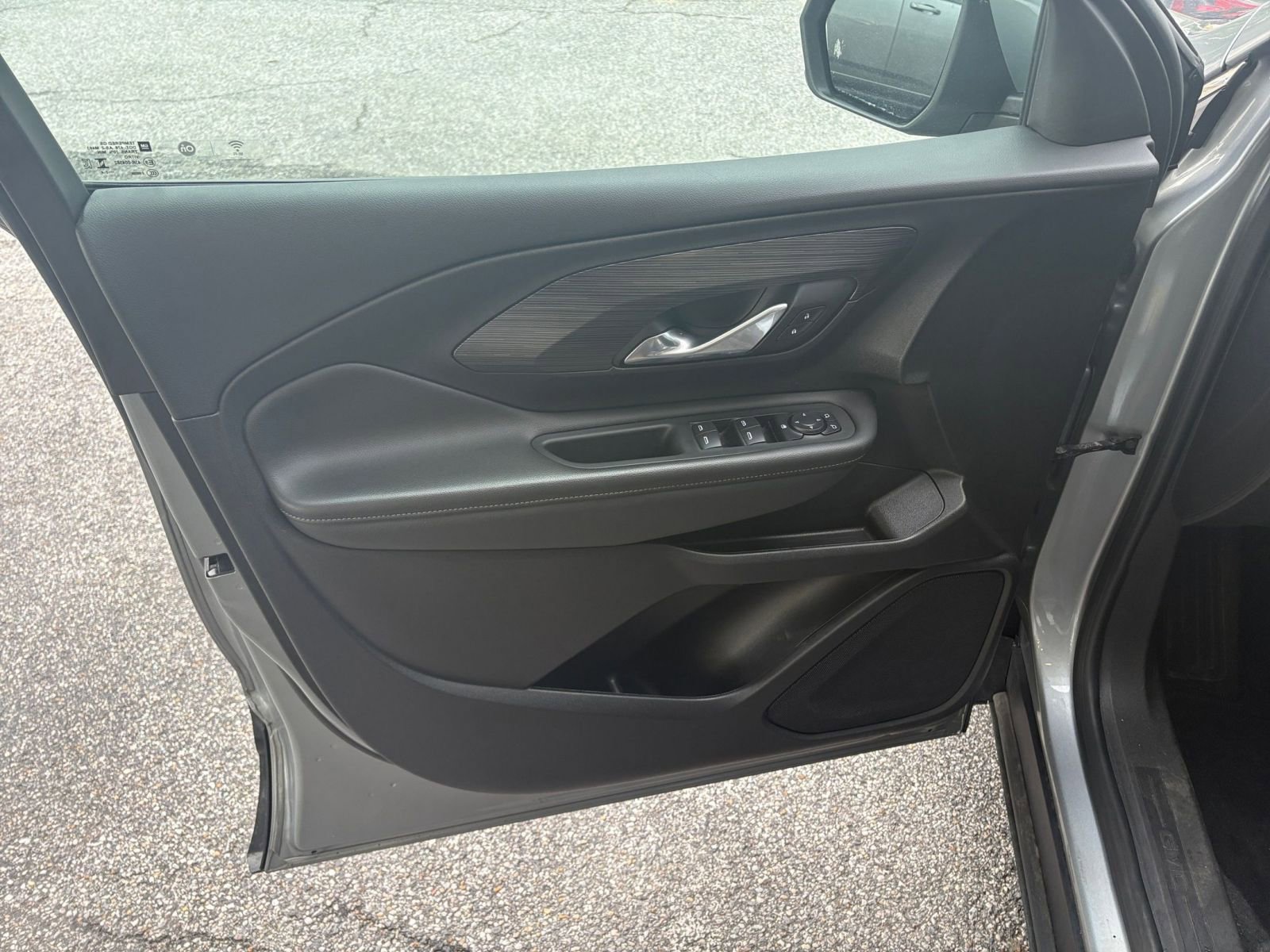 Used 2024 GMC Terrain SLE FWD image 18