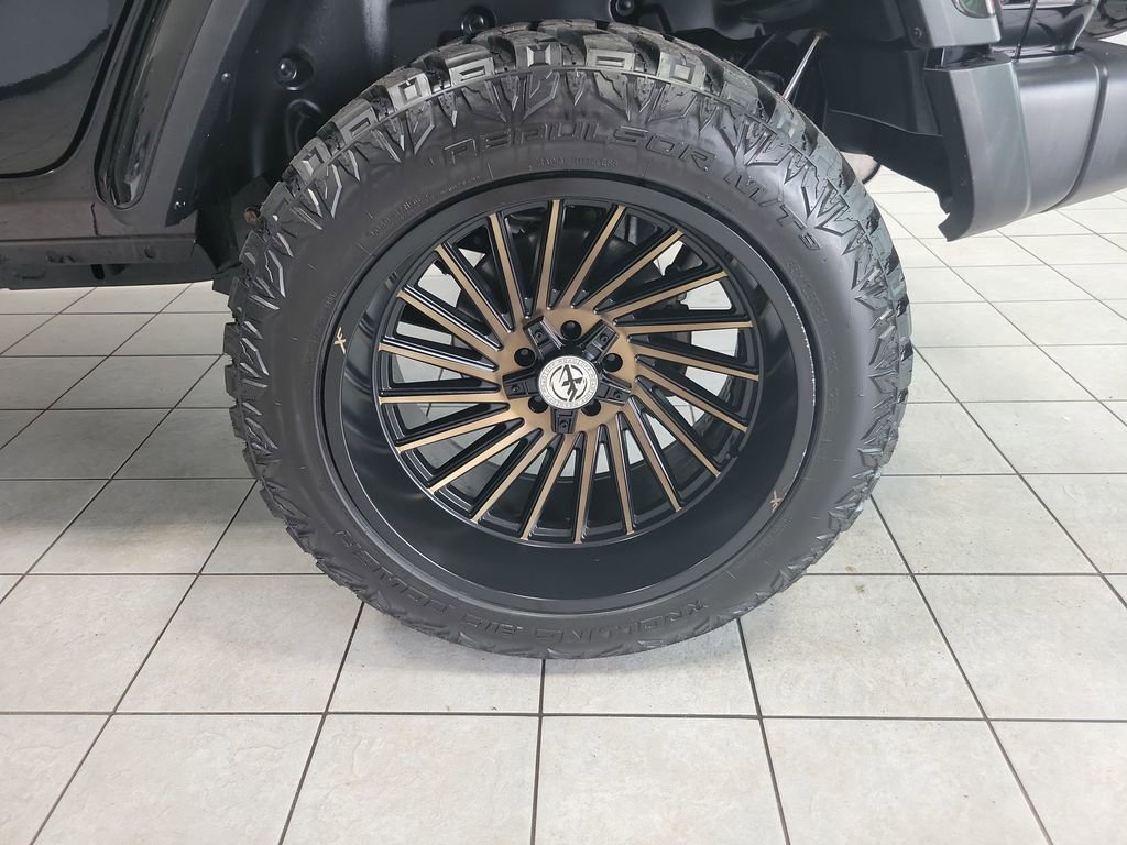 Used 2024 Jeep Wrangler Sahara w/ Safety Group image 48