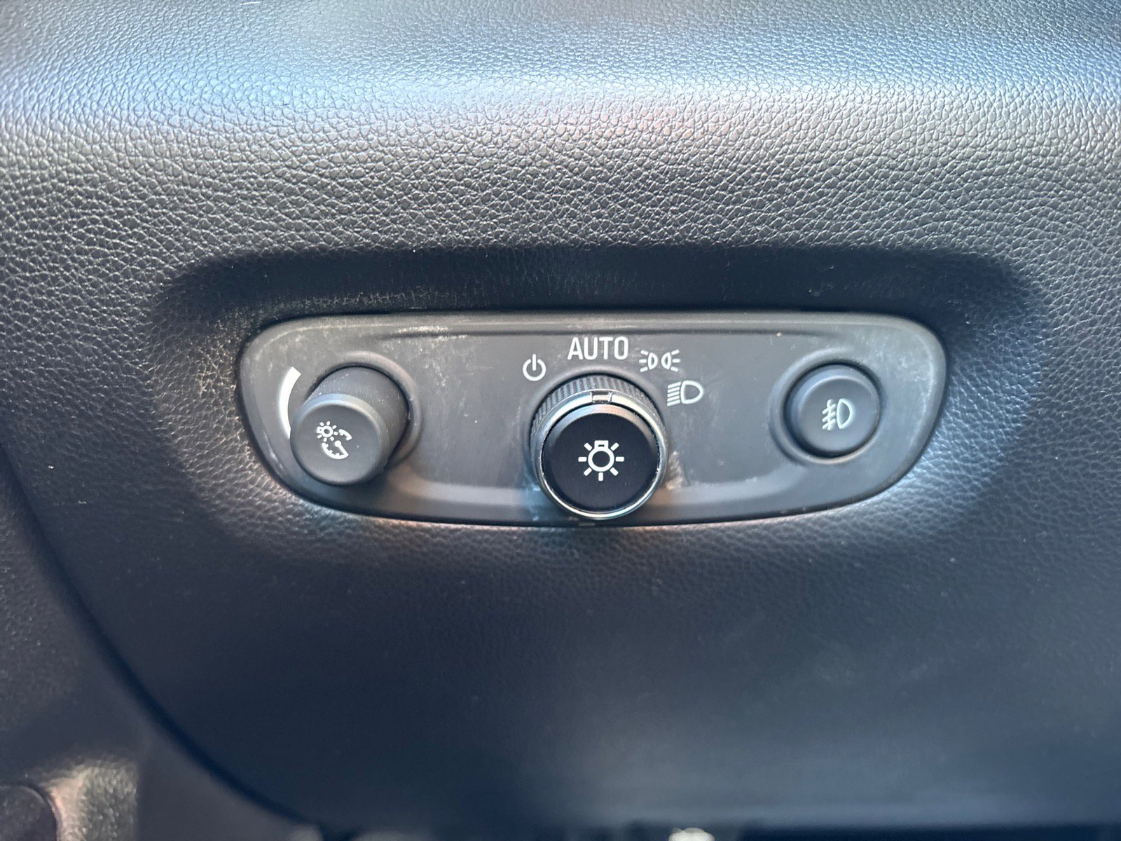 Used 2018 Chevrolet Traverse LT image 25