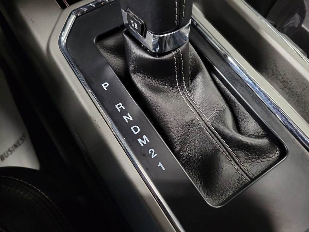 Used 2015 Ford F150 Lariat image 17