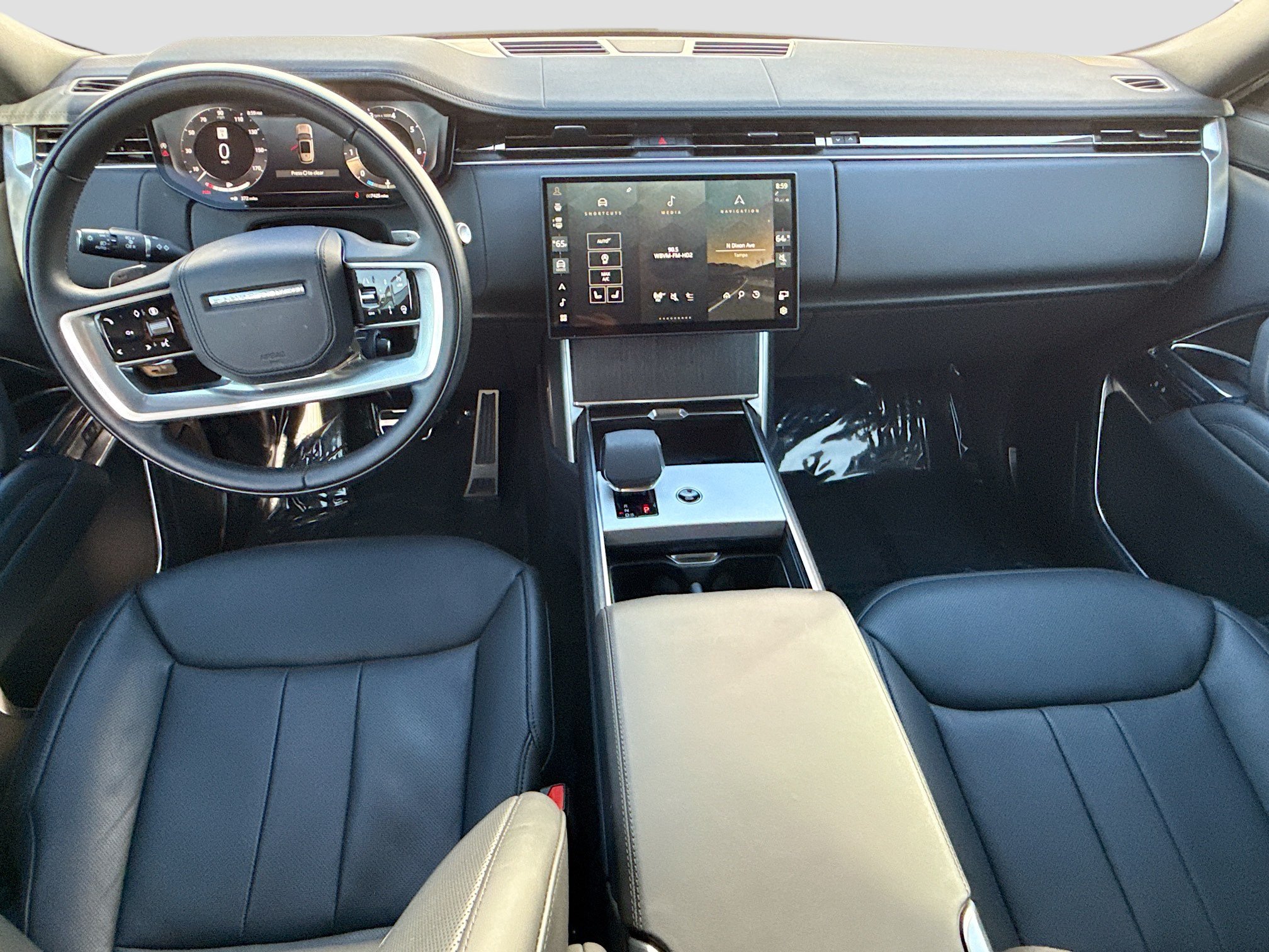 Used 2025 Land Rover Range Rover SE AWD/4WD image 16